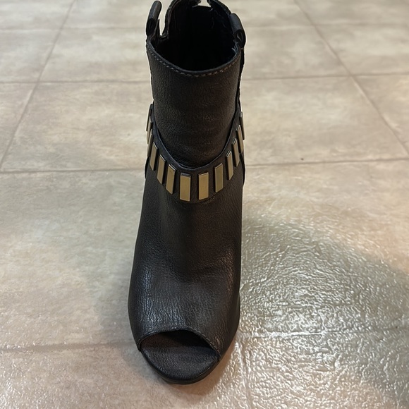 Guess Open Toe Booties - Picture 4 of 11